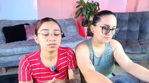 Snapshot of jules_n_gia chatting on October 14, 3:03 pm Jules and Gia online show from October 14, 3:03 pm