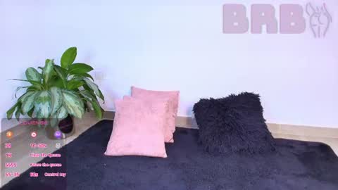 Jules and Gia online show from July 5, 12:11 pm