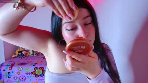 Juliana online show from December 2, 3:19 am