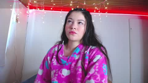 Snapshot of juli05star chatting on December 7, 12:13 pm Juliana online show from December 7, 12:13 pm