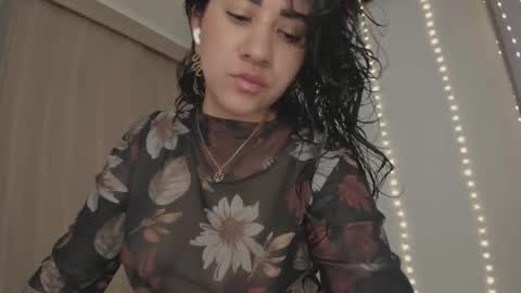 Juli Modelo Independiente online show from February 9, 4:53 pm