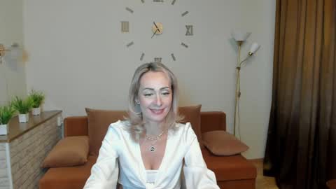 Snapshot of julia__cherry_ chatting on January 11, 11:23 am julia__cherry_ online show from January 11, 11:23 am
