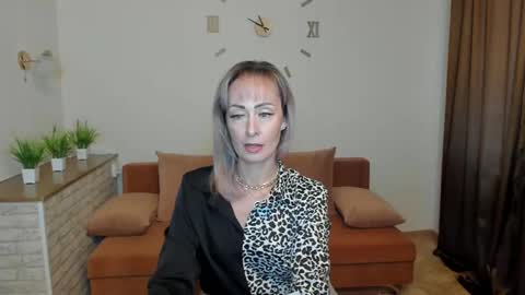 Snapshot of julia__cherry_ chatting on December 10, 11:11 am julia__cherry_ online show from December 10, 11:11 am