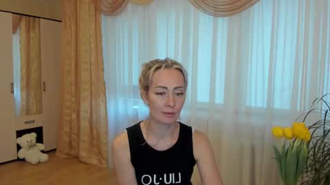 Snapshot of julia__cherry_ chatting on March 8, 2:16 pm julia__cherry_ online show from March 8, 2:16 pm