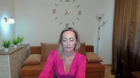 Snapshot of julia__cherry_ chatting on January 18, 11:21 am julia__cherry_ online show from January 18, 11:21 am
