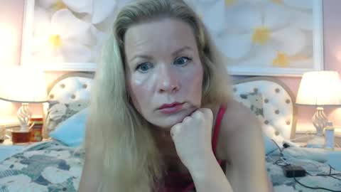 julia_giulia online show from March 4, 11:22 pm