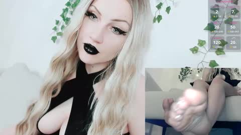 Snapshot of julia_wilson chatting on March 1, 5:27 pm ALL MY CONTENT at online show from March 1, 5:27 pm