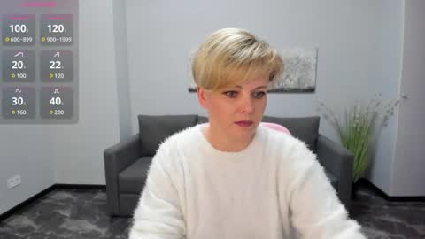 Snapshot of julia_wilsons chatting on January 16, 12:53 pm Julia online show from January 16, 12:53 pm
