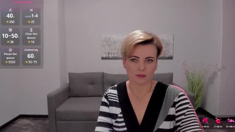 Snapshot of julia_wilsons chatting on December 13, 7:26 am Julia online show from December 13, 7:26 am