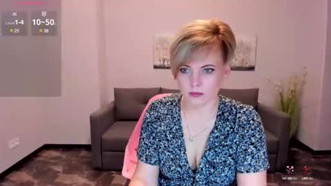 Snapshot of julia_wilsons chatting on March 10, 6:38 am Julia online show from March 10, 6:38 am