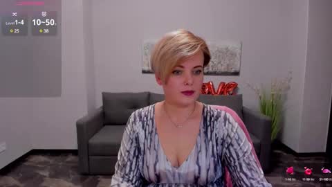 Snapshot of julia_wilsons chatting on February 17, 12:49 pm Julia online show from February 17, 12:49 pm