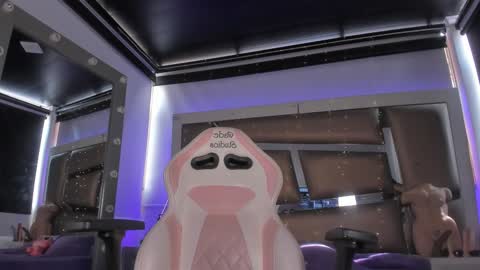 juliana_js_ online show from March 19, 8:02 pm