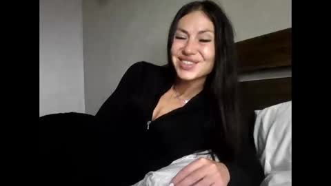 julianagold1 online show from October 10, 9:09 pm