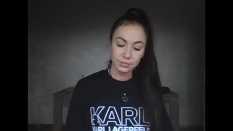 julianagold1 online show from December 8, 2:52 pm