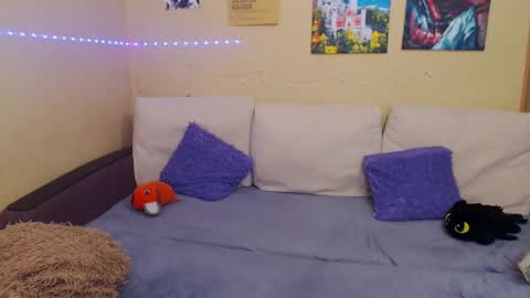 Jul online show from March 3, 3:04 pm