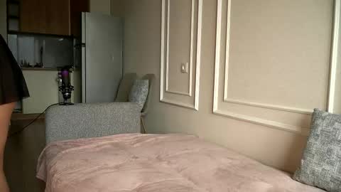 julia online show from October 26, 8:10 am