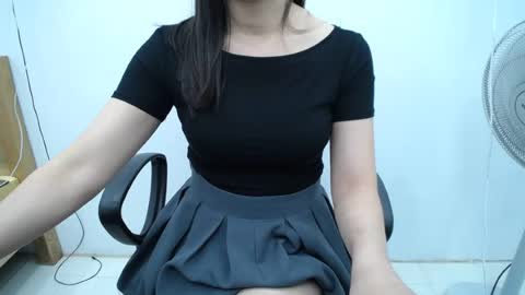 julie9x online show from June 12, 3:03 am