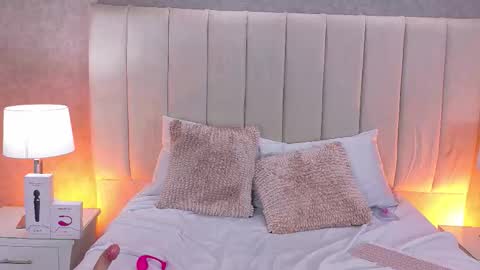 Juls Marin  online show from October 12, 2:14 am