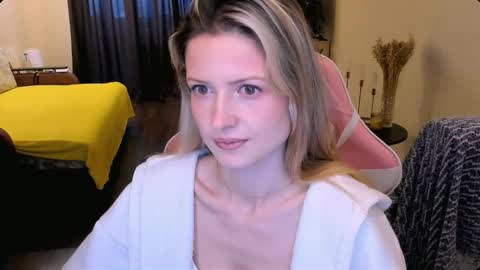 Julie online show from February 6, 4:38 am