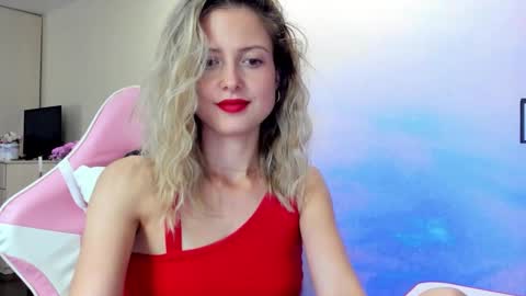 Snapshot of julie_flores chatting on September 13, 3:42 pm Julie online show from September 13, 3:42 pm