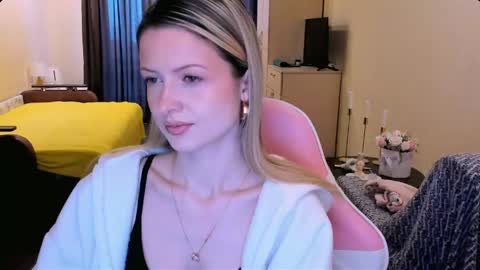 Julie online show from March 1, 4:34 am