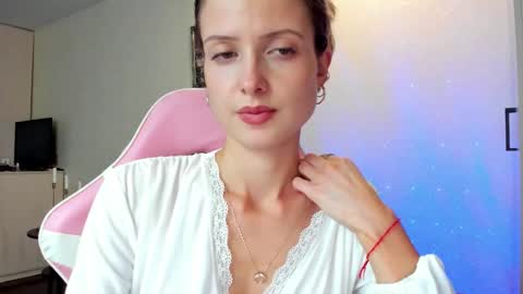 Snapshot of julie_flores chatting on September 30, 6:02 pm Julie online show from September 30, 6:02 pm