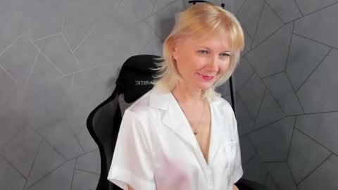Julie Lucasss online show from May 1, 12:58 am