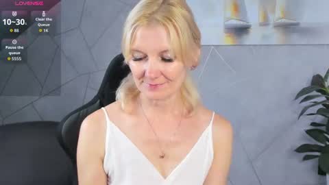 Julie Lucasss online show from July 23, 12:34 am