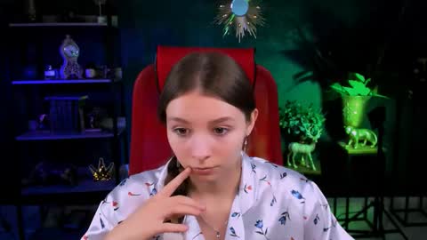 Snapshot of juliedaniel chatting on October 15, 8:28 am juliedaniel online show from October 15, 8:28 am