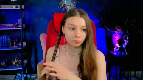 juliedaniel online show from November 20, 8:37 am