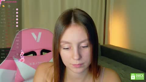 julieqt online show from October 10, 6:35 pm