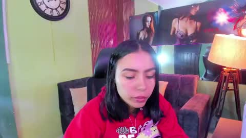 julieta_fn online show from June 8, 1:45 pm