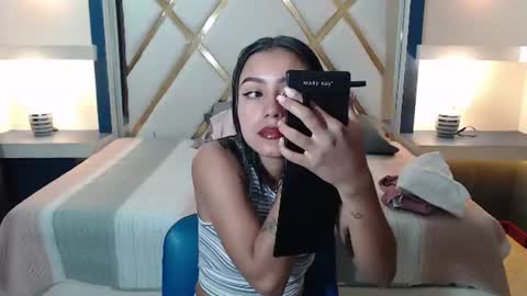 julieta_fn online show from June 27, 2:12 pm