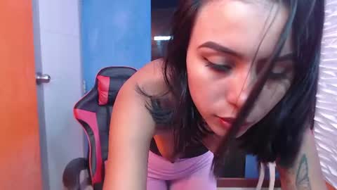 julieta_fn online show from June 12, 3:20 pm