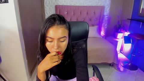 julieta_fn online show from August 1, 2:30 pm