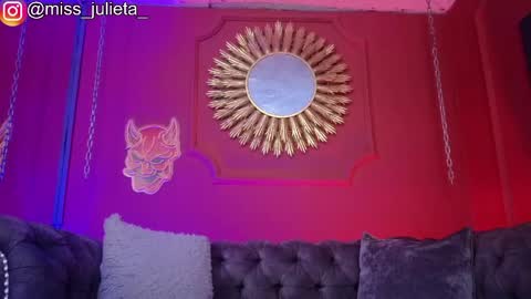  Julieta  online show from June 3, 11:55 am