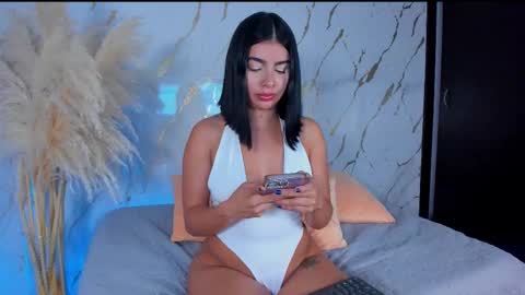 Julieth Gomez online show from March 6, 2:17 am