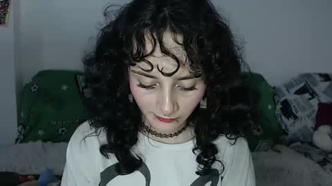 Snapshot of julietajaguar chatting on December 17, 1:27 pm Julieta Jaguar online show from December 17, 1:27 pm