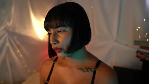 julietawinona online show from January 13, 10:13 pm