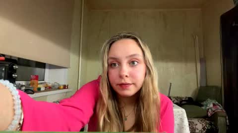 Mia online show from October 19, 8:22 pm