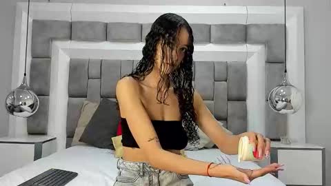 Hi guys It is a pleasure to have you here I am Julieta  online show from November 24, 11:56 am