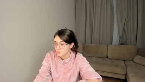 Leila online show from March 18, 7:41 pm