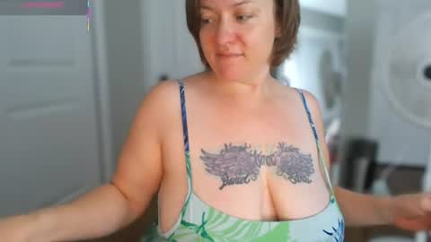 Juli Monroe online show from June 12, 10:01 am