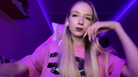 Sofie online show from October 4, 4:44 pm