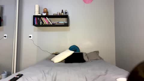 Jully online show from March 8, 12:18 am