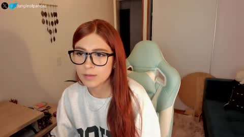 Snapshot of jungleofpandas chatting on February 17, 4:53 am Call me Sussy  online show from February 17, 4:53 am