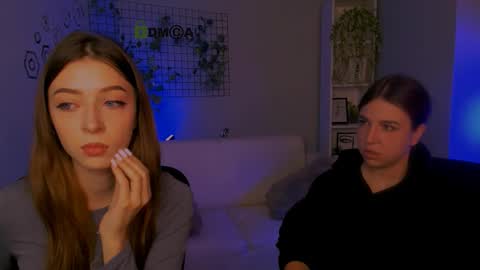 Snapshot of justcamila_ chatting on September 24, 11:42 am justcamila online show from September 24, 11:42 am