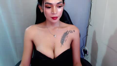 justhewayouare21 online show from August 6, 5:47 am