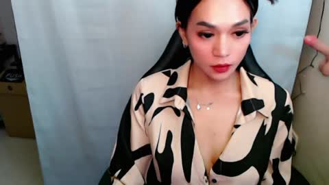 justhewayouare21 online show from July 17, 6:22 pm
