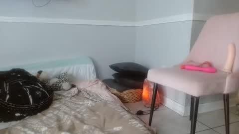 Snapshot of justjezzebel chatting on October 8, 7:40 pm JustJezzebel online show from October 8, 7:40 pm